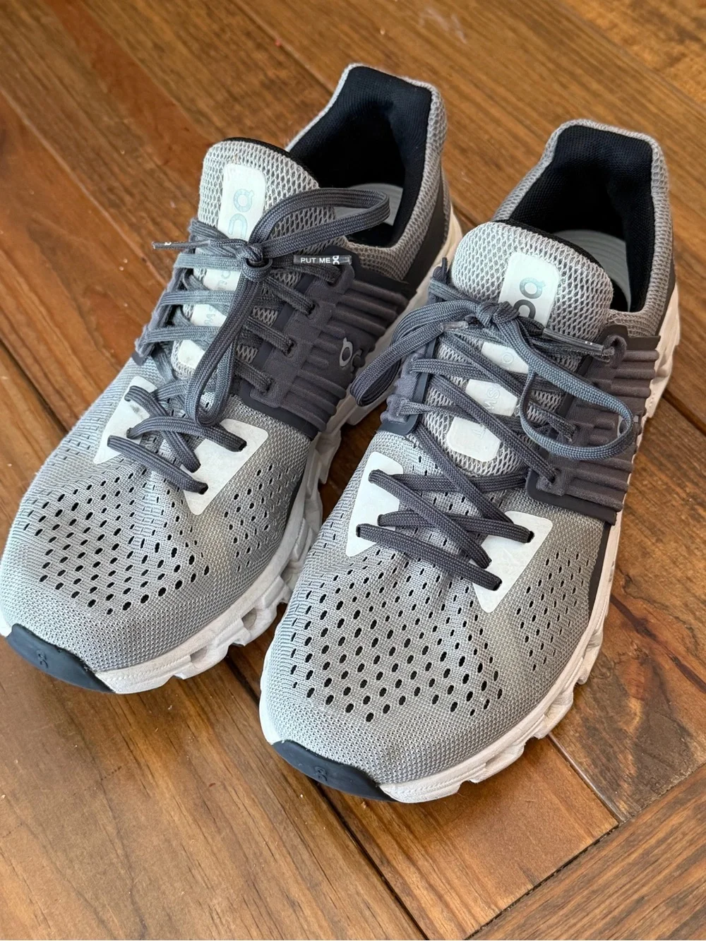 On Cloudswift Running Women's Gray and White Athletic Running Shoes Size 9